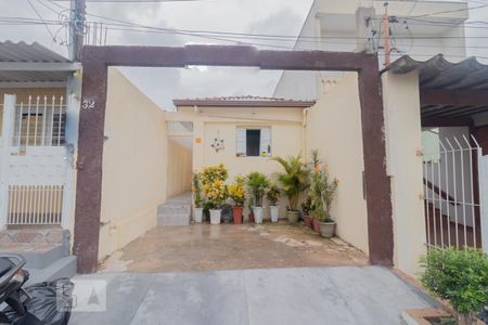 Casa à venda com 100m², 2 quartos e 1 vaga Casa à venda com 100m², 2 quartos e 1 vagaFachada