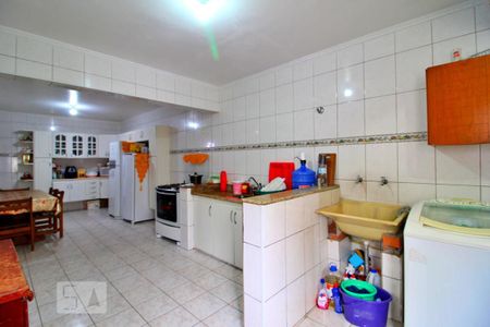 Casa à venda com 100m², 2 quartos e 10 vagasCozinha e Área de Serviço