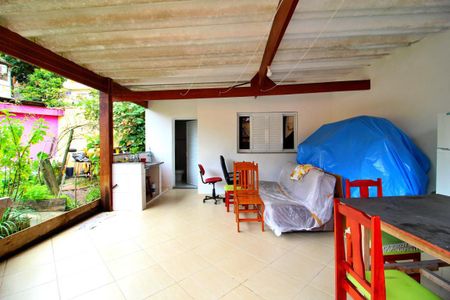 Casa à venda com 100m², 2 quartos e 10 vagasQuintal