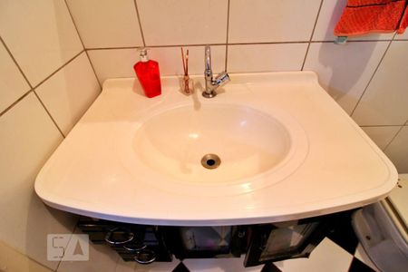 Casa à venda com 100m², 2 quartos e 10 vagasBanheiro