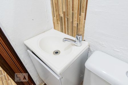 Banheiro de casa para alugar com 1 quarto, 38m² em Vila Campestre, São Paulo