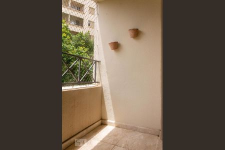 Varanda de apartamento à venda com 3 quartos, 68m² em Vila Isa, São Paulo