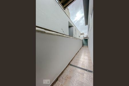 Casa de condomínio à venda com 182m², 3 quartos e 2 vagasCorredor