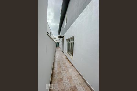 Casa de condomínio à venda com 182m², 3 quartos e 2 vagasCorredor