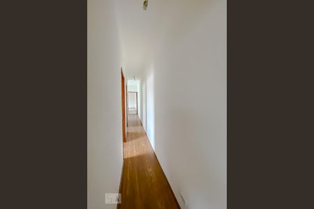 Casa de condomínio à venda com 182m², 3 quartos e 2 vagasCorredor