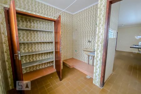 Casa de condomínio à venda com 182m², 3 quartos e 2 vagasLavanderia