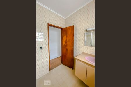 Casa de condomínio à venda com 182m², 3 quartos e 2 vagasBanheiro