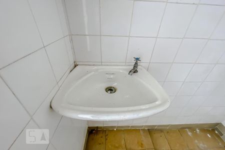 Casa de condomínio à venda com 182m², 3 quartos e 2 vagasDetalhe Banheiro de Serviço