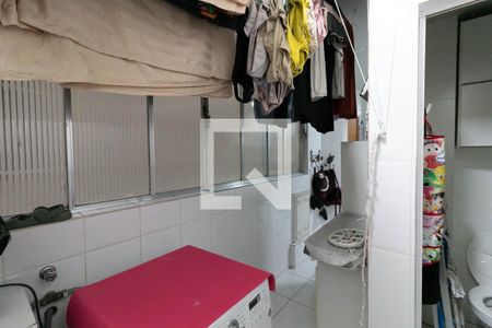 Apartamento para alugar com 136m², 4 quartos e 1 vaga Apartamento para alugar com 136m², 4 quartos e 1 vagaCozinha e Área de Serviço