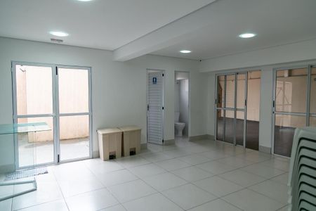 Apartamento para alugar com 42m², 2 quartos e 1 vaga Apartamento para alugar com 42m², 2 quartos e 1 vagaÁrea comum - Salão de festas