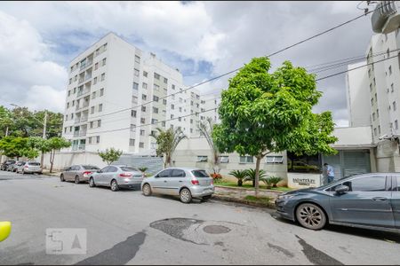 Apartamento para alugar com 50m², 2 quartos e 1 vaga Apartamento para alugar com 50m², 2 quartos e 1 vagaFachada