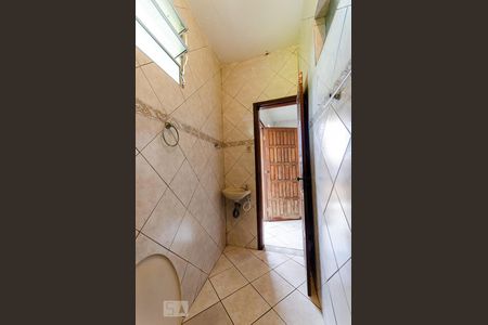 Casa para alugar com 65m², 2 quartos e 1 vaga Casa para alugar com 65m², 2 quartos e 1 vagaBanheiro