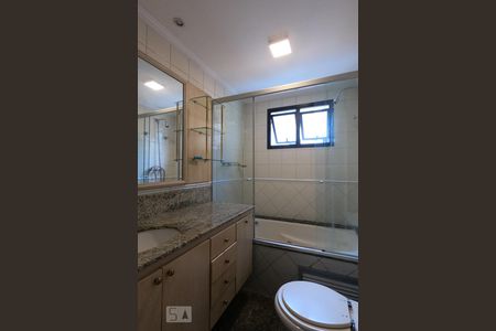 Apartamento à venda com 140m², 3 quartos e 3 vagasBanheiro da Suíte 3