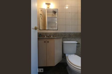 Apartamento à venda com 140m², 3 quartos e 3 vagasBanheiro da Suíte 2