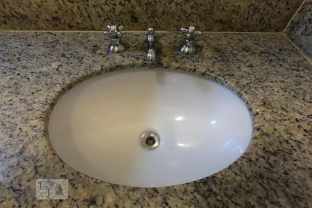 Apartamento à venda com 140m², 3 quartos e 3 vagasBanheiro da Suíte 1