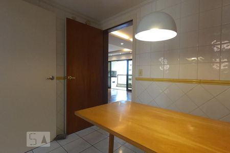 Apartamento à venda com 140m², 3 quartos e 3 vagasCopa