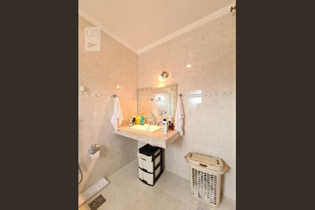 Casa à venda com 240m², 6 quartos e 5 vagas Casa à venda com 240m², 6 quartos e 5 vagasBanheiro da Suíte