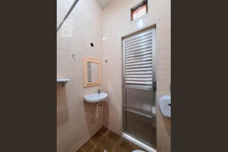 Casa à venda com 240m², 6 quartos e 5 vagas Casa à venda com 240m², 6 quartos e 5 vagasBanheiro de Serviço