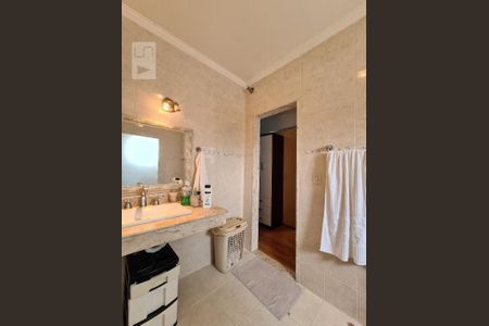 Casa à venda com 240m², 6 quartos e 5 vagas Casa à venda com 240m², 6 quartos e 5 vagasBanheiro da Suíte