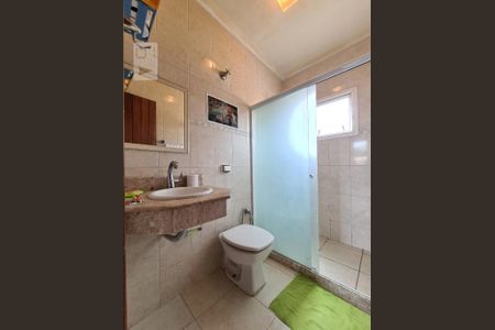 Casa à venda com 240m², 6 quartos e 5 vagas Casa à venda com 240m², 6 quartos e 5 vagasBanheiro Social 2