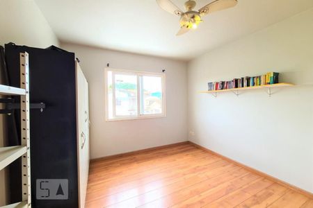 Casa à venda com 240m², 6 quartos e 5 vagas Casa à venda com 240m², 6 quartos e 5 vagasQuarto 6