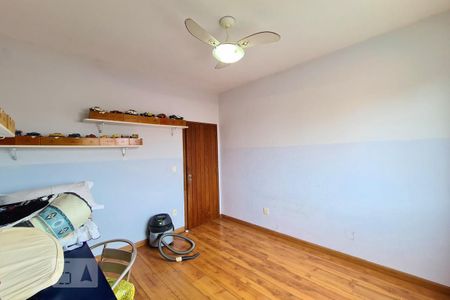 Casa à venda com 240m², 6 quartos e 5 vagas Casa à venda com 240m², 6 quartos e 5 vagasQuarto 4