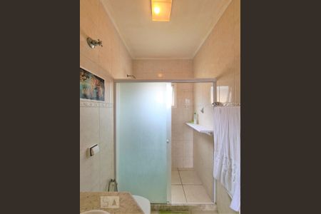 Casa à venda com 240m², 6 quartos e 5 vagas Casa à venda com 240m², 6 quartos e 5 vagasBanheiro Social 2