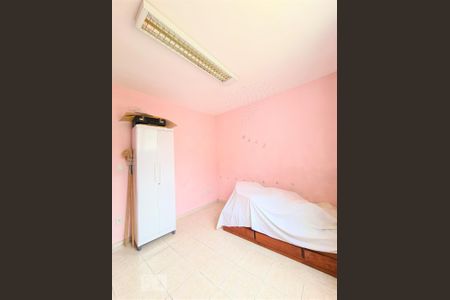 Casa à venda com 240m², 6 quartos e 5 vagas Casa à venda com 240m², 6 quartos e 5 vagasQuarto 2