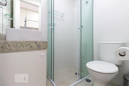 Banheiro de kitnet/studio para alugar com 1 quarto, 16m² em Bela Vista, São Paulo