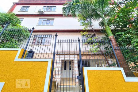 Apartamento para alugar com 60m², 2 quartos e 1 vagaFachada