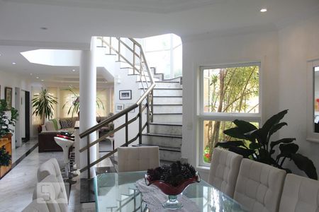 Sala de casa de condomínio para alugar com 6 quartos, 387m² em Recreio dos Bandeirantes, Rio de Janeiro