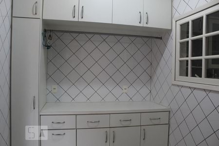 Casa de condomínio para alugar com 387m², 6 quartos e 2 vagasÁrea de Serviço