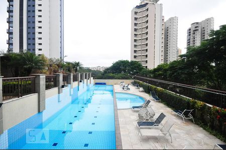 Apartamento à venda com 130m², 4 quartos e 2 vagasPiscina