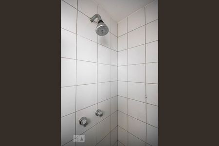 Apartamento à venda com 130m², 4 quartos e 2 vagasChuveiro do banheiro da suíte 3