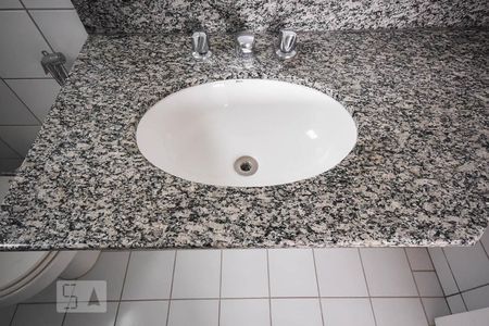 Apartamento à venda com 130m², 4 quartos e 2 vagasPia do banheiro da suíte 3
