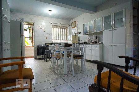 Casa à venda com 280m², 3 quartos e 2 vagasCozinha