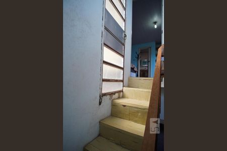 Casa à venda com 280m², 3 quartos e 2 vagasEscada