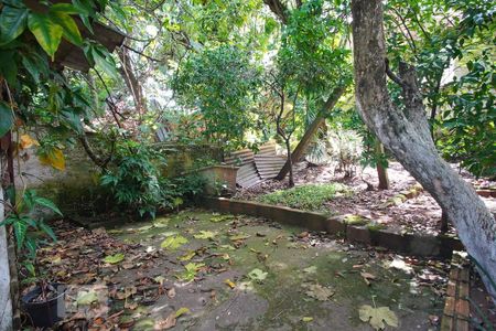 Casa à venda com 280m², 3 quartos e 2 vagasPatio -fundos