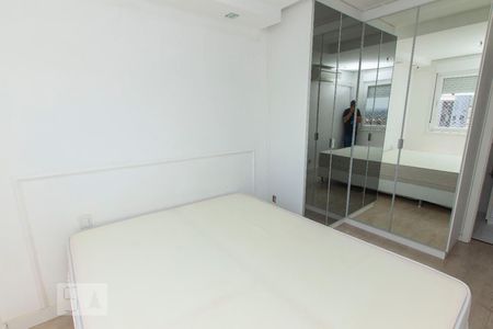Suíte de apartamento à venda com 2 quartos, 56m² em Jardim Sabará, Porto Alegre