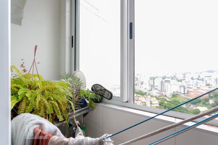 Apartamento para alugar com 190m², 2 quartos e 1 vaga Apartamento para alugar com 190m², 2 quartos e 1 vagaCozinha e Área de Serviço