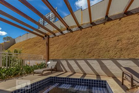 Apartamento para alugar com 190m², 2 quartos e 1 vaga Apartamento para alugar com 190m², 2 quartos e 1 vagaÁrea comum - Piscina