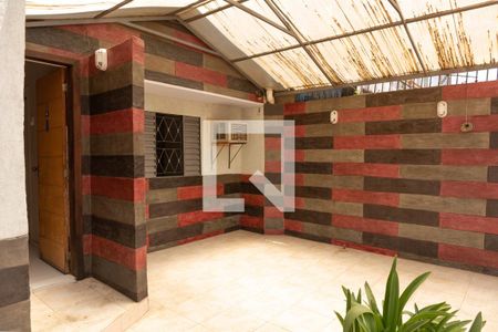 Fachada de casa à venda com 3 quartos, 65m² em Sarandi, Porto Alegre