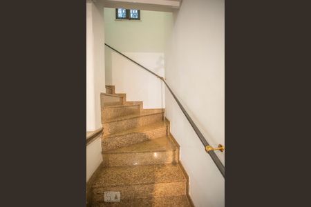 Casa à venda com 412m², 7 quartos e 3 vagasEscadas