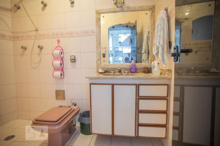 Casa à venda com 412m², 7 quartos e 3 vagasBanheiro 8