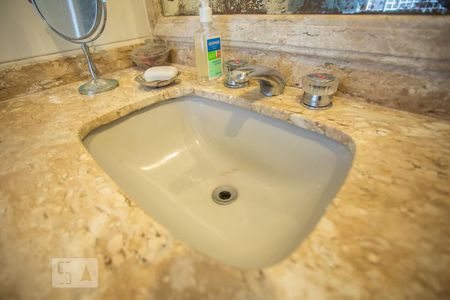 Casa à venda com 412m², 7 quartos e 3 vagasBanheiro 9 - Torneira