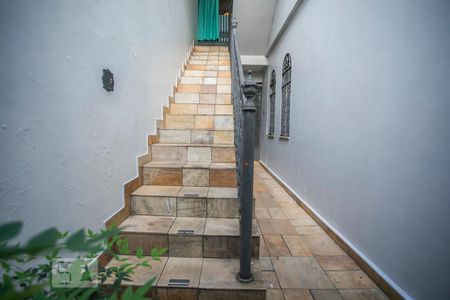 Casa à venda com 412m², 7 quartos e 3 vagasEscadas - Garagem