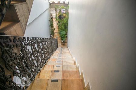 Casa à venda com 412m², 7 quartos e 3 vagasEscadas - Garagem