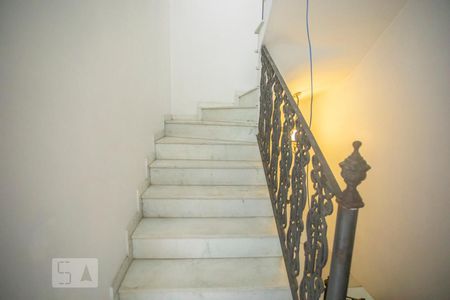 Casa à venda com 412m², 7 quartos e 3 vagasEscadas