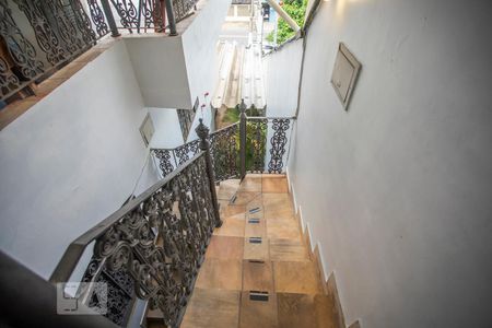 Casa à venda com 412m², 7 quartos e 3 vagasEscadas