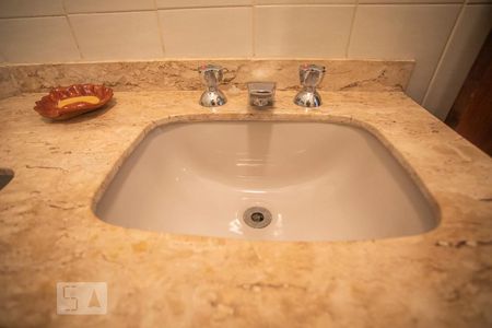 Casa à venda com 412m², 7 quartos e 3 vagasBanheiro Suíte - Torneira